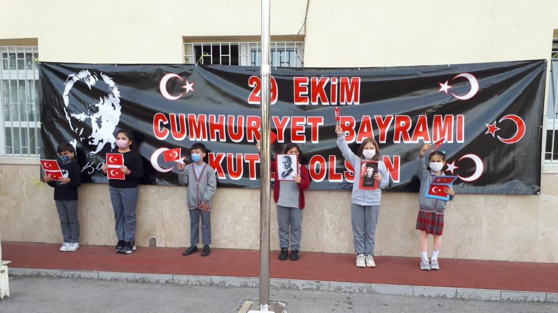 Teferrüç Ali Osman Gür İlkokulu Fotoğrafı